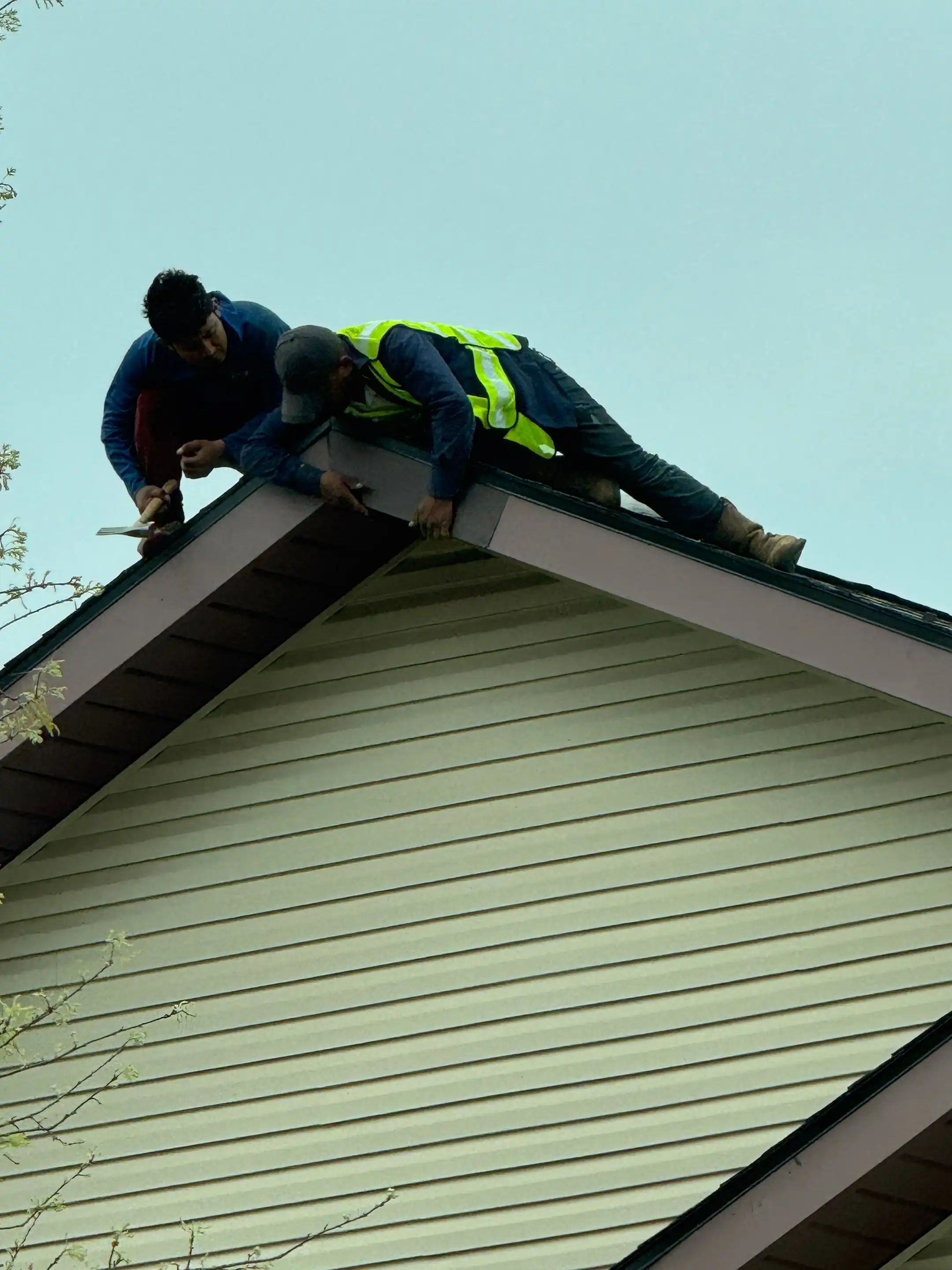 Coat or Replace? How to Time Your Middletown Commercial Roof Decision